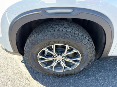 2024 GMC Acadia AT4