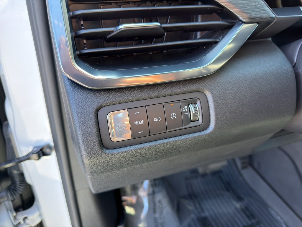 2024 GMC Acadia AT4