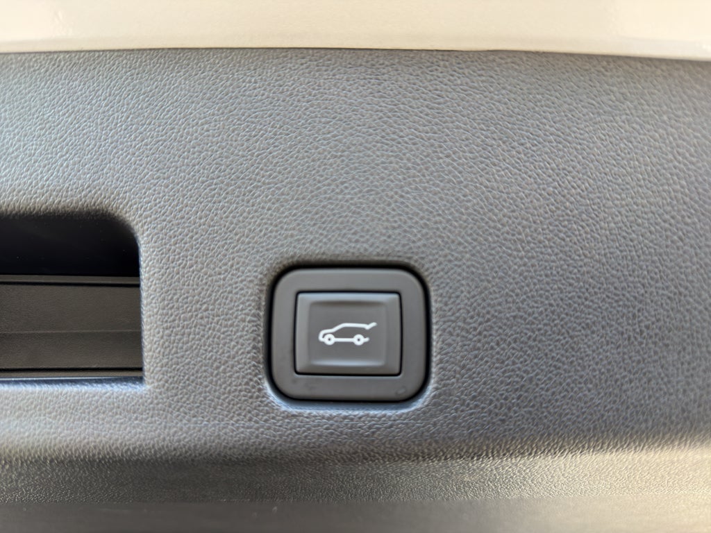 2024 GMC Acadia AT4