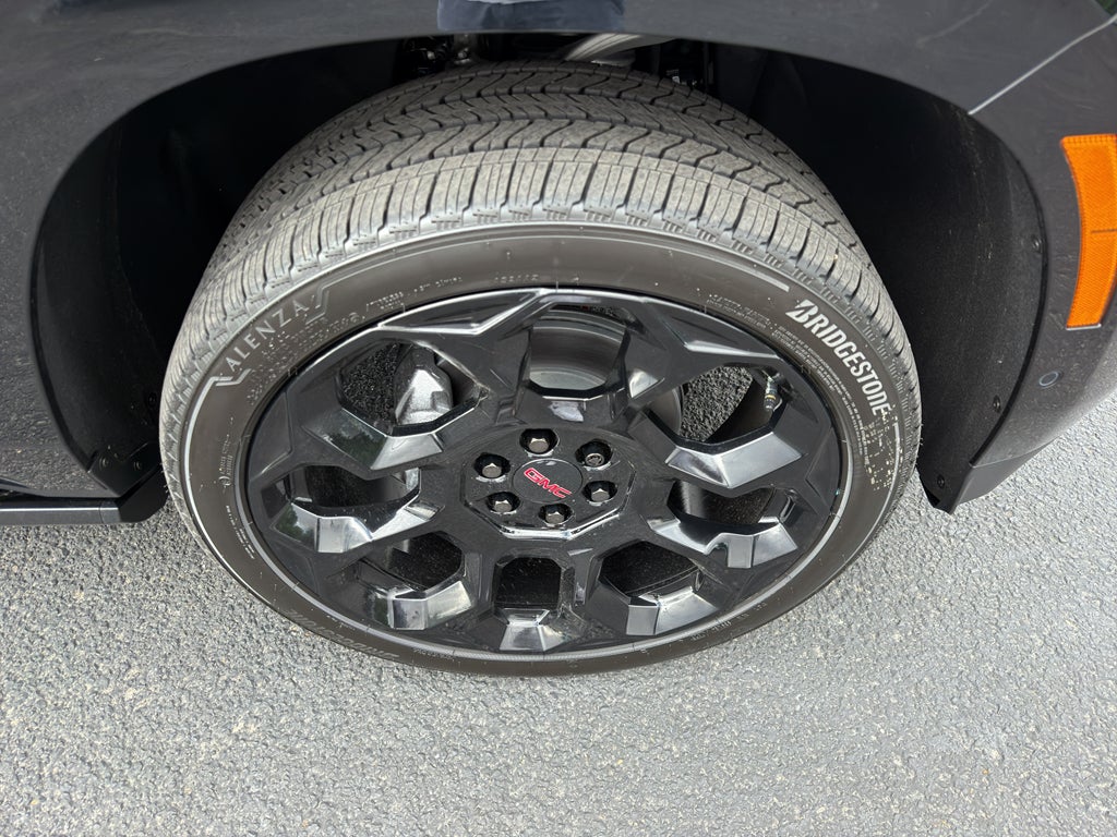 2026 GMC Yukon Denali Ultimate - Photo 10