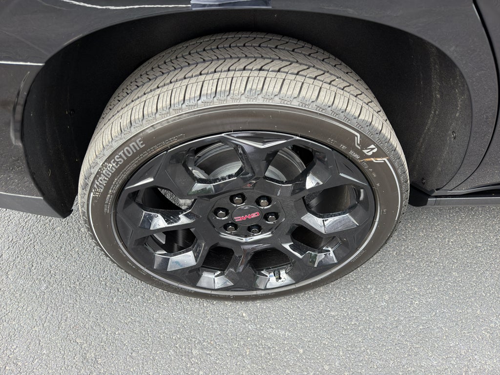 2026 GMC Yukon Denali Ultimate - Photo 11