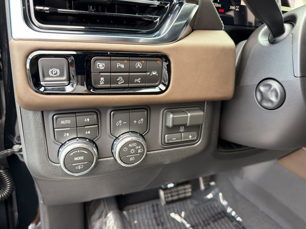 2026 GMC Yukon Denali Ultimate - Photo 17