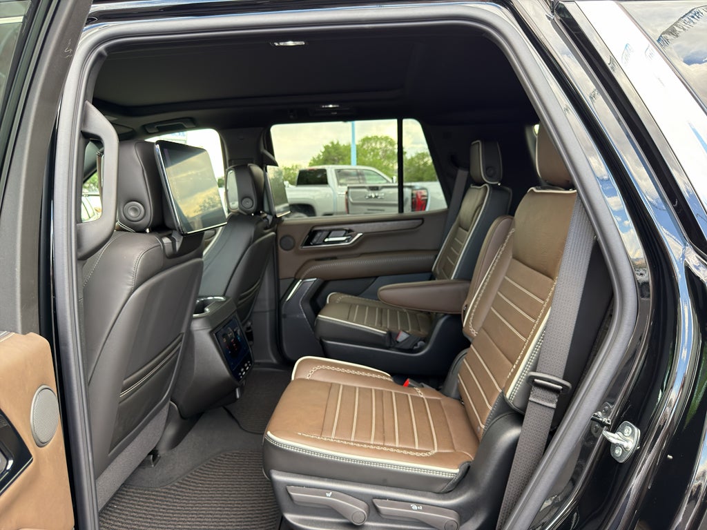 2026 GMC Yukon Denali Ultimate - Photo 27