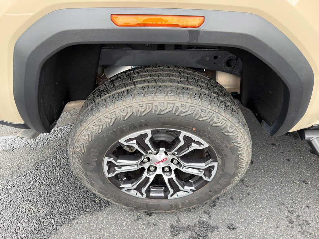 2024 GMC Canyon AT4