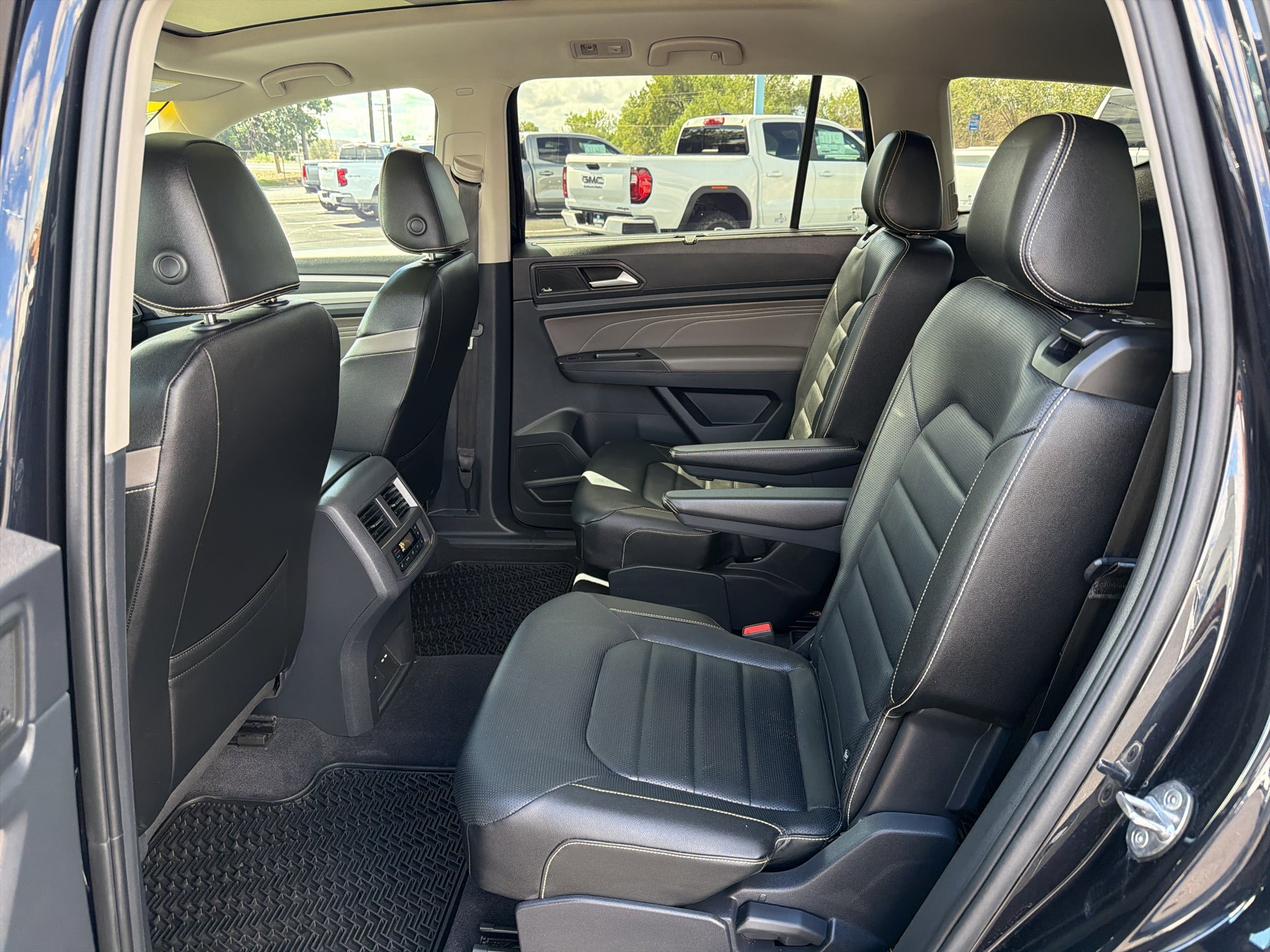 2023 Volkswagen Atlas 3.6L V6 SEL Premium R-Line