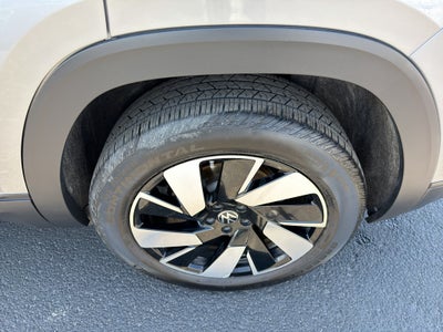 2025 Volkswagen Atlas Cross Sport 2.0T SE w/Technology