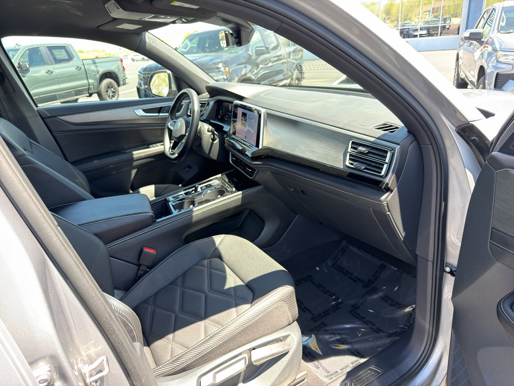 2025 Volkswagen Atlas Cross Sport 2.0T SE w/Technology
