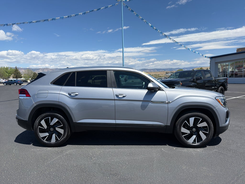 2025 Volkswagen Atlas Cross Sport 2.0T SE w/Technology