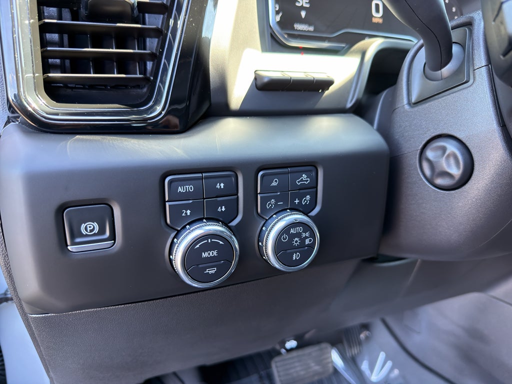 2025 GMC Sierra 1500 AT4X