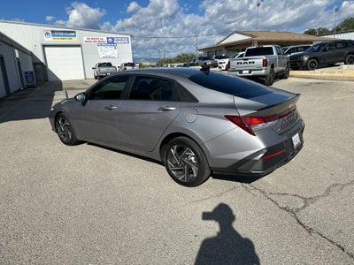 2025 Hyundai Elantra SEL Sport