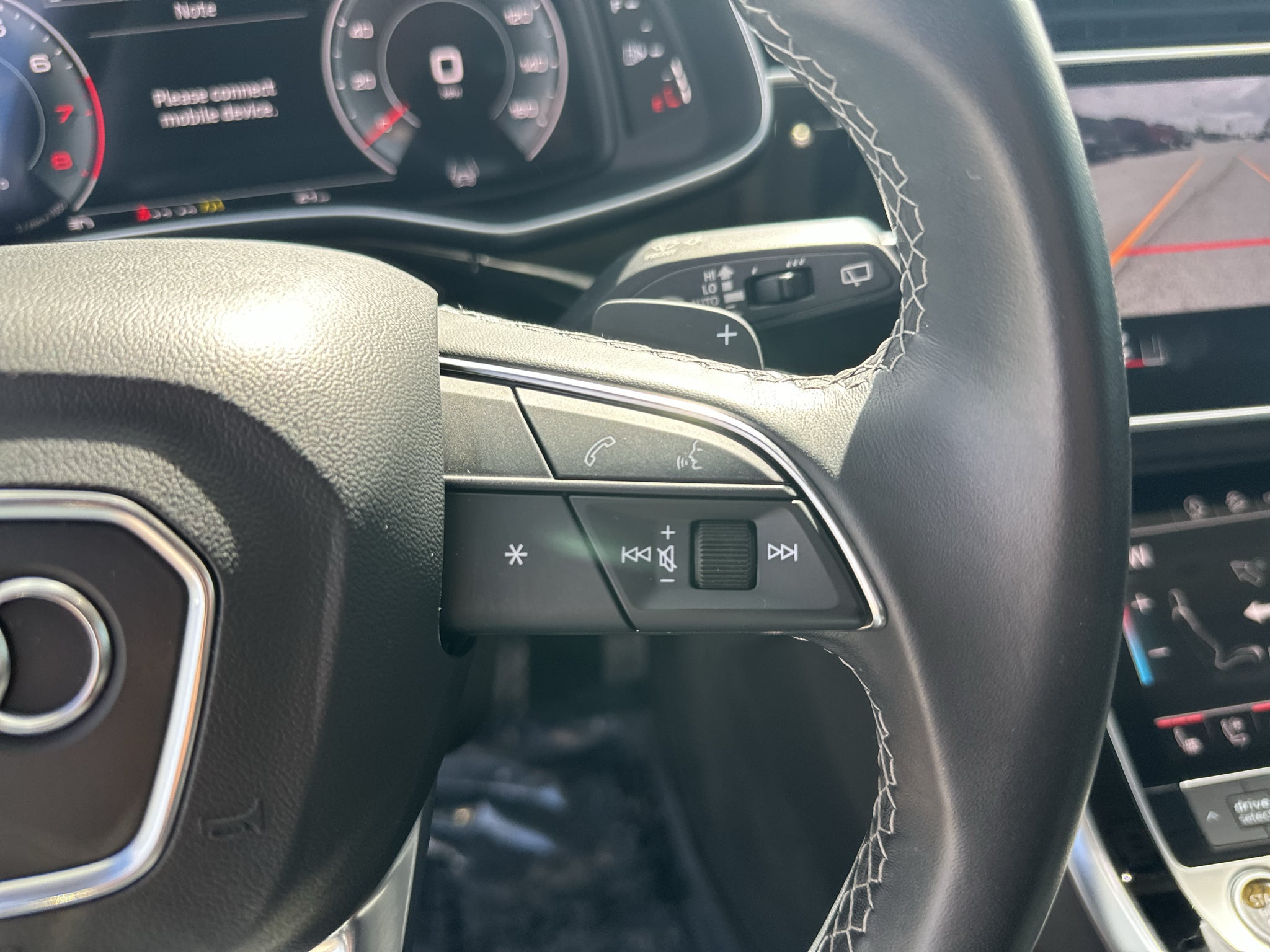2022 Audi Q8 Premium Plus