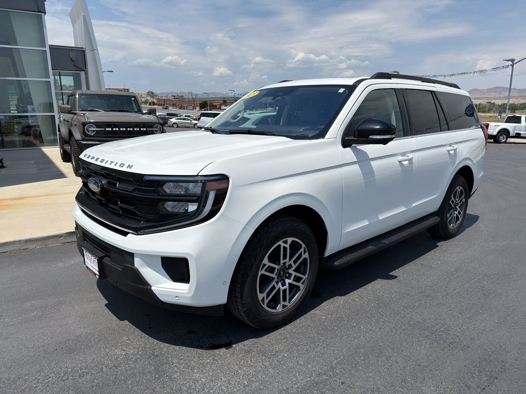 2025 Ford Expedition Active