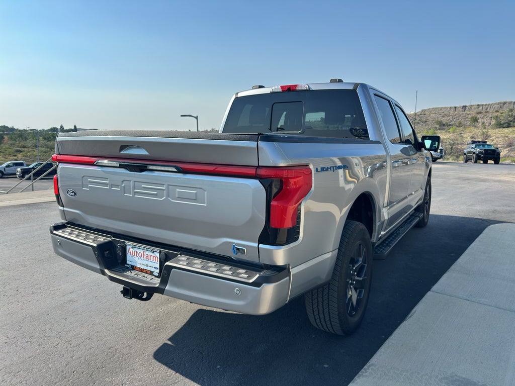 2025 Ford F-150 Lightning LARIAT