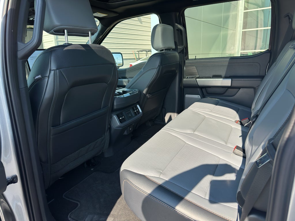 2025 Ford F-150 Lightning LARIAT