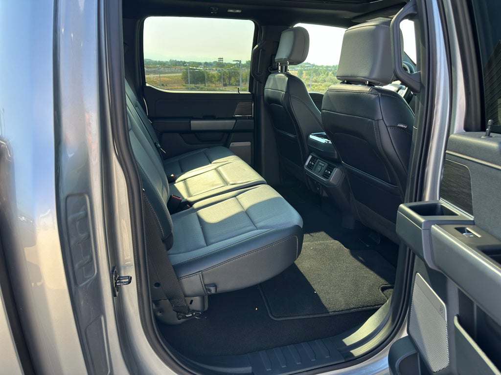2025 Ford F-150 Lightning LARIAT